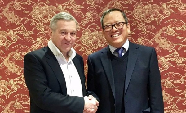Рабочая встреча Заместителя Председателя Владимира Колесникова с Полномочными Министром Ли Цзинюанем