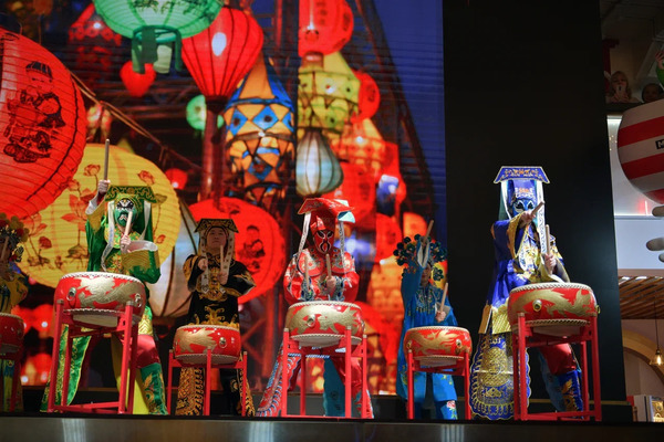 В Москве отметили китайский Праздник фонарей, знаменующий начало весны